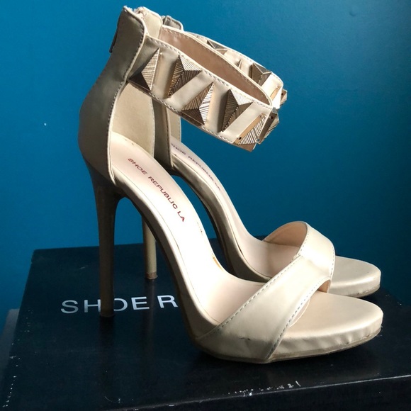 Shoe republic LA nude pyramid heels. Size 6. - Picture 4 of 6